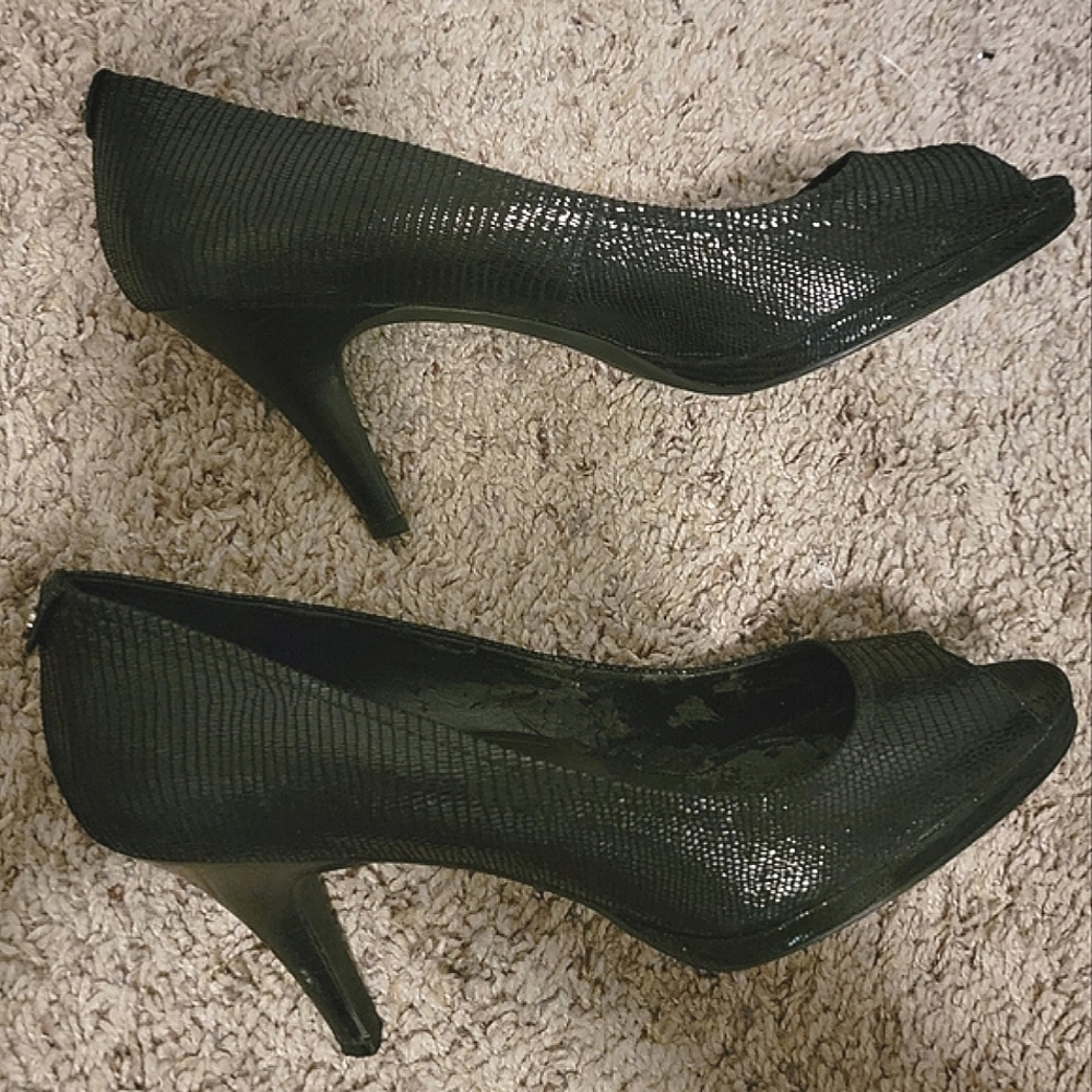 Calvin Klein Black Leather Pearlized Reptile Heels Peek A Boo Open Toe Sz 10
